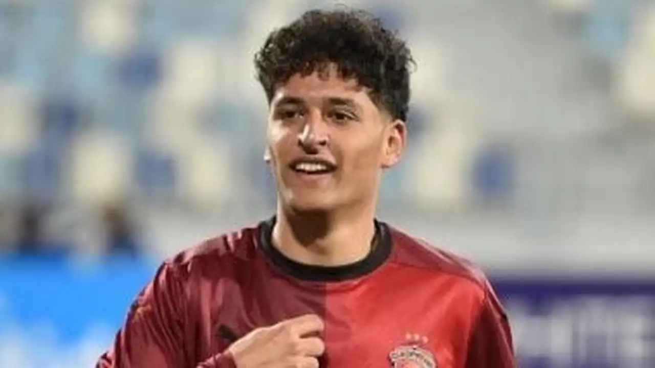 الأهلي يفاضل بين محمد عبد الله وعمر سيد معوض لرحيل أحدهما فى الصيف